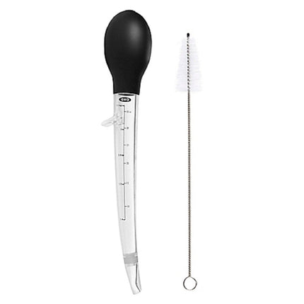 Turkey Baster OXO Good Grips en ángulo con cepillo de limpieza