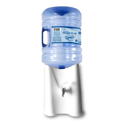 Dispensador de agua forma triangular