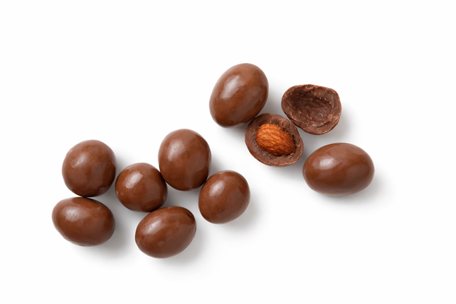 Almendra bañada en chocolate | Vegago Chile